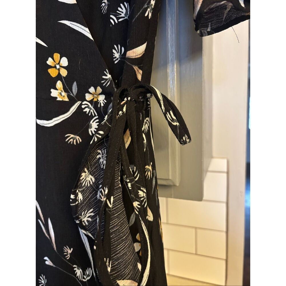 Lulus wrap dress - Picture 3 of 10